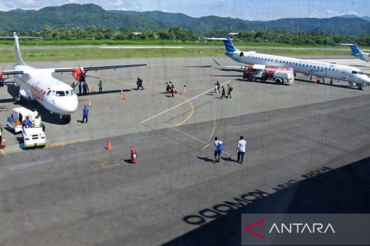 Satu penerbangan ke Labuan Bajo dialihkan ke Lombok karena alasan cuaca