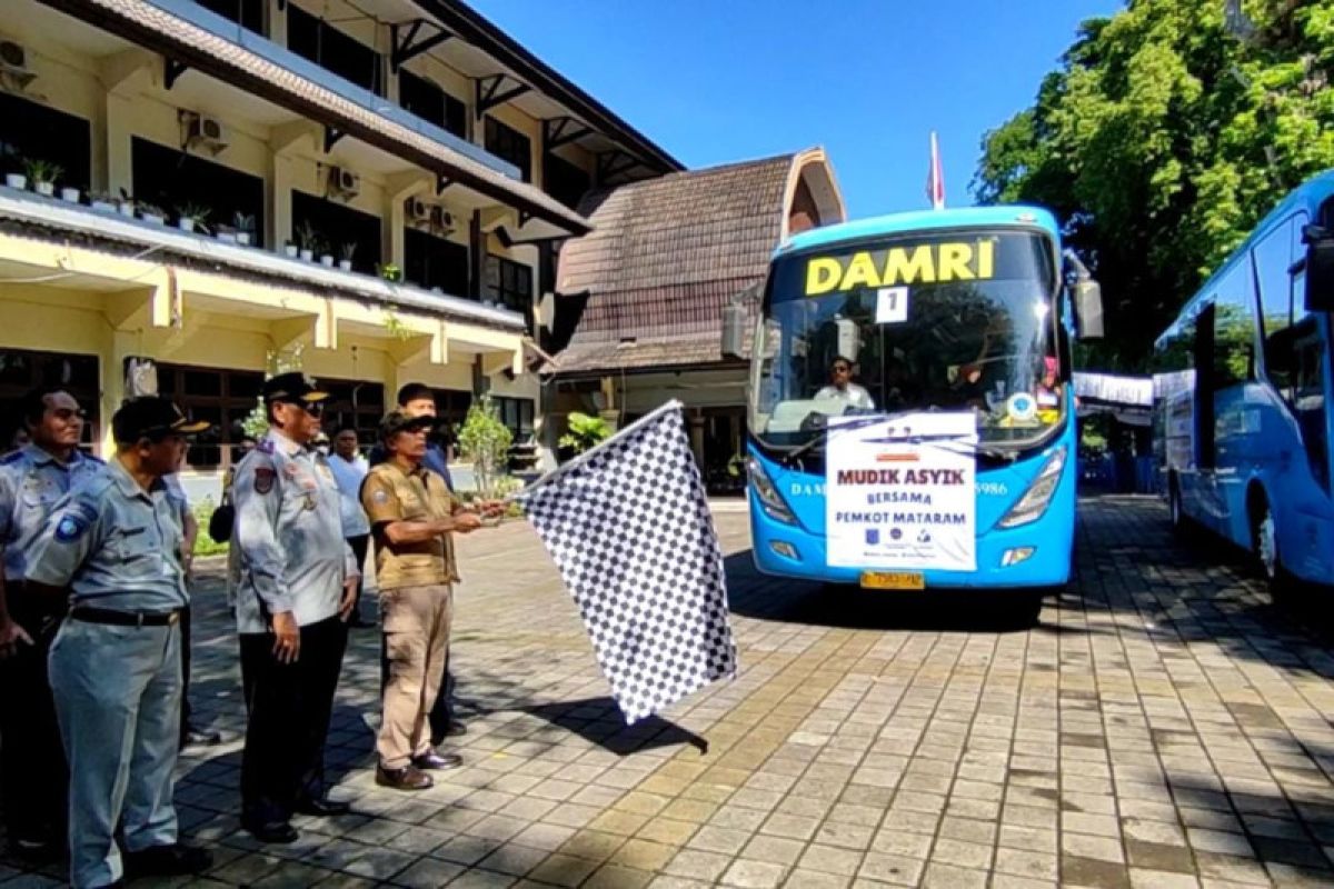 Pemkot Mataram melepas rombongan mudik gratis 2023