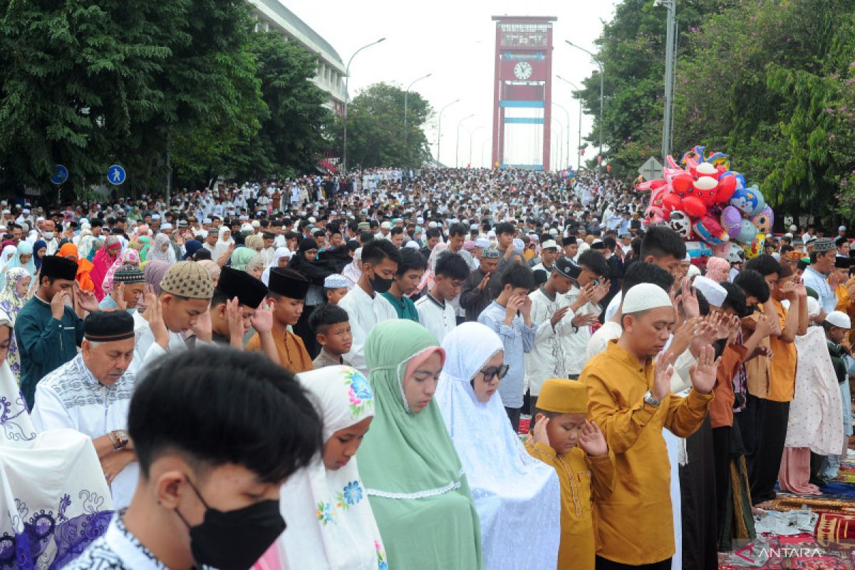 Jembatan Ampera Palembang ditutup saat sholat Idul Adha