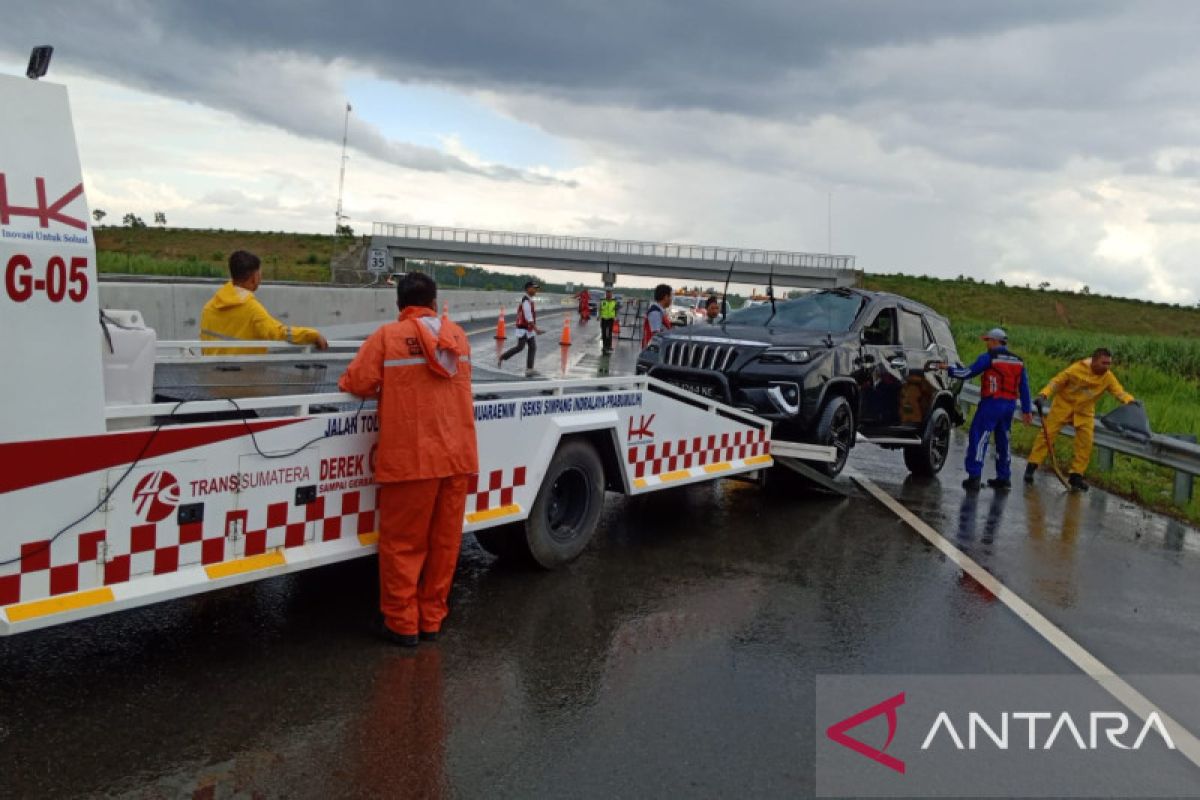 Mobil pemudik tergelincir di Tol Indralaya-Prabumulih