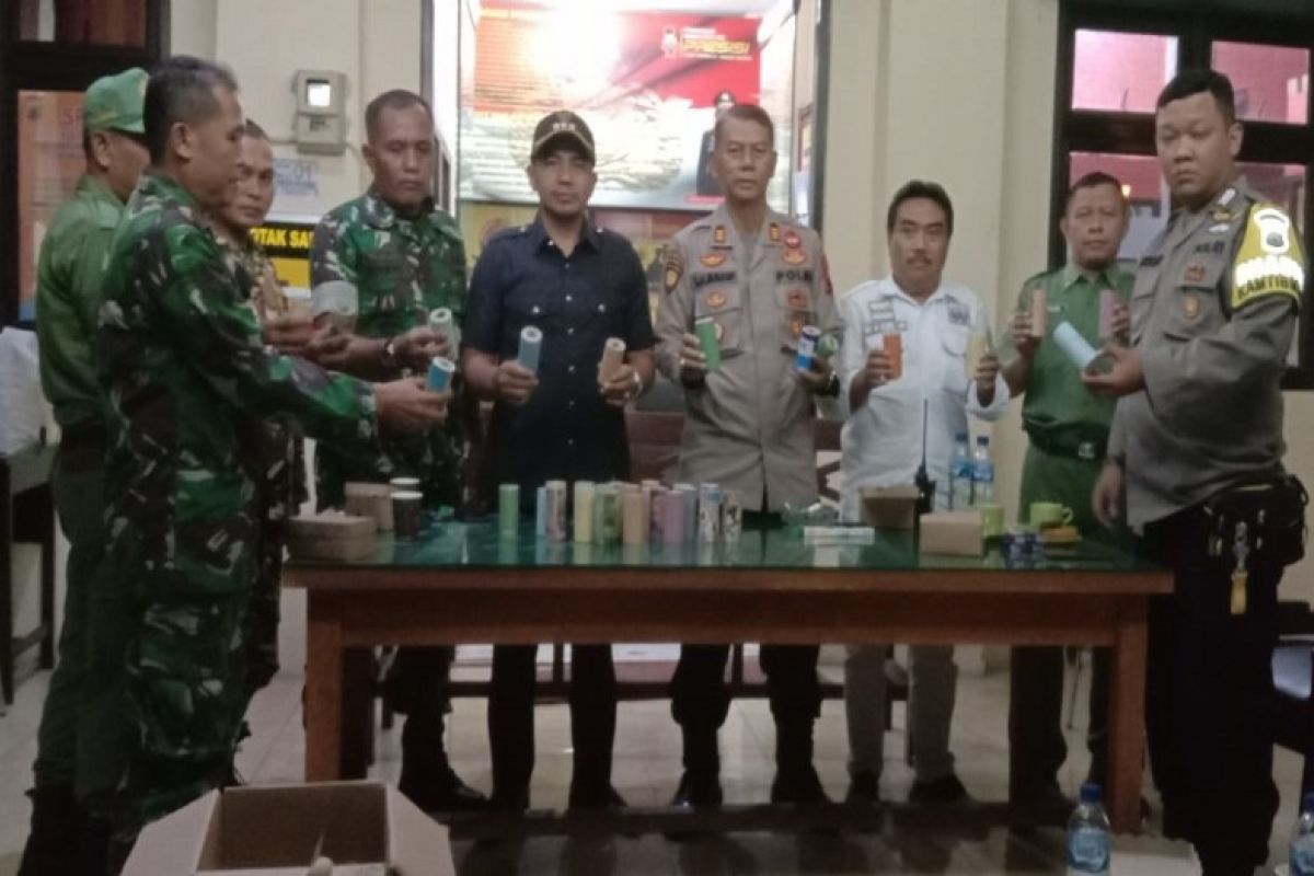 Polres  Batang sita 143 petasan dan belasan botol miras