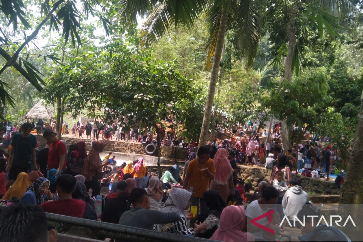 Ribuan warga Lampung Selatan padati objek wisata WTC