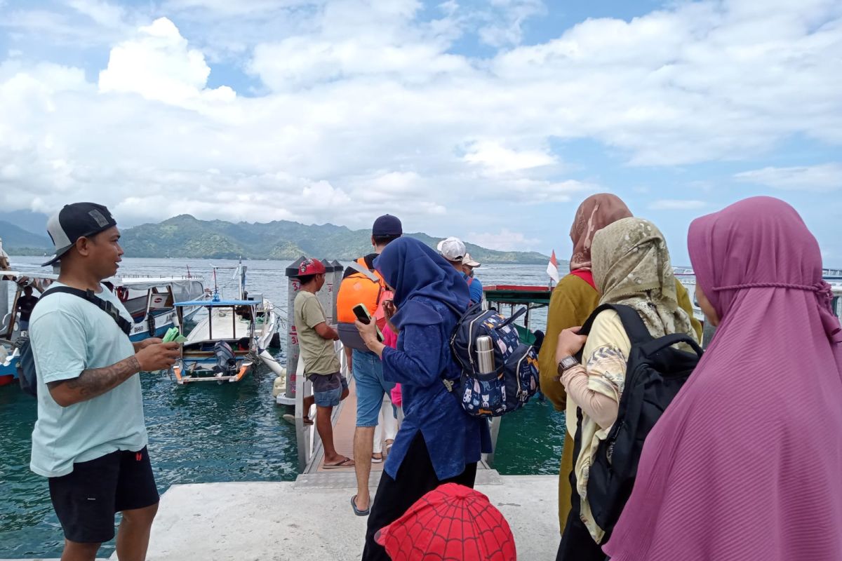 BPBD menyiagakan perahu karet untuk patroli laut saat "Lebaran Topat"