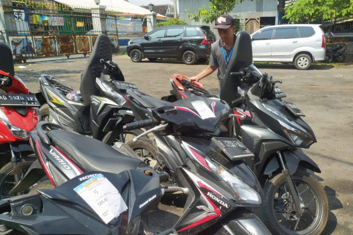 Terminal  Tirtonadi berangkatkan motor program balik gratis ke Jakarta