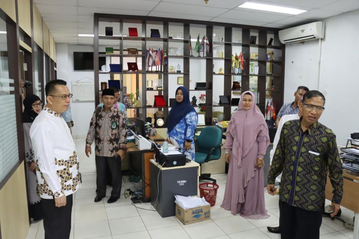 Sidak di hari pertama usai cuti bersama, Rektor UIN Suska : Ini untuk silaturrahmi