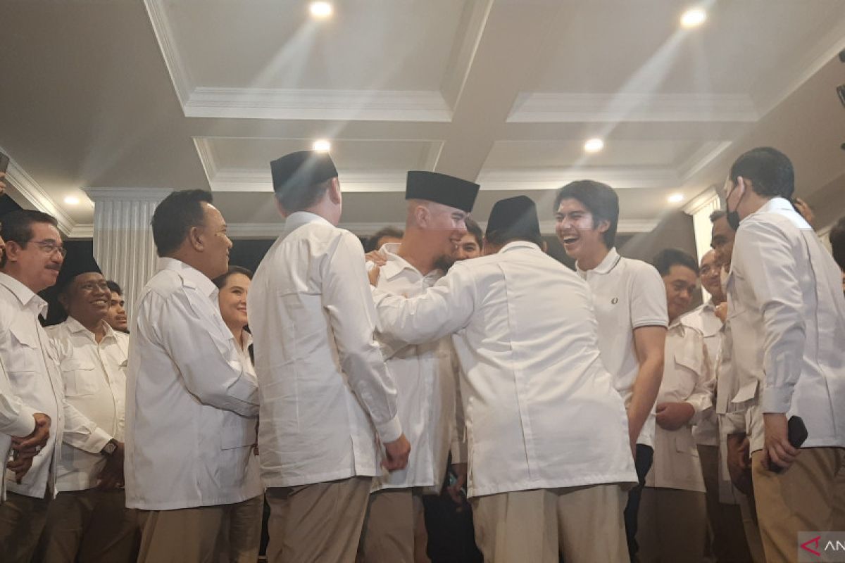 Dua anak Ahmad Dhani, Al Ghazali dan El Rumi resmi gabung ke Gerindra