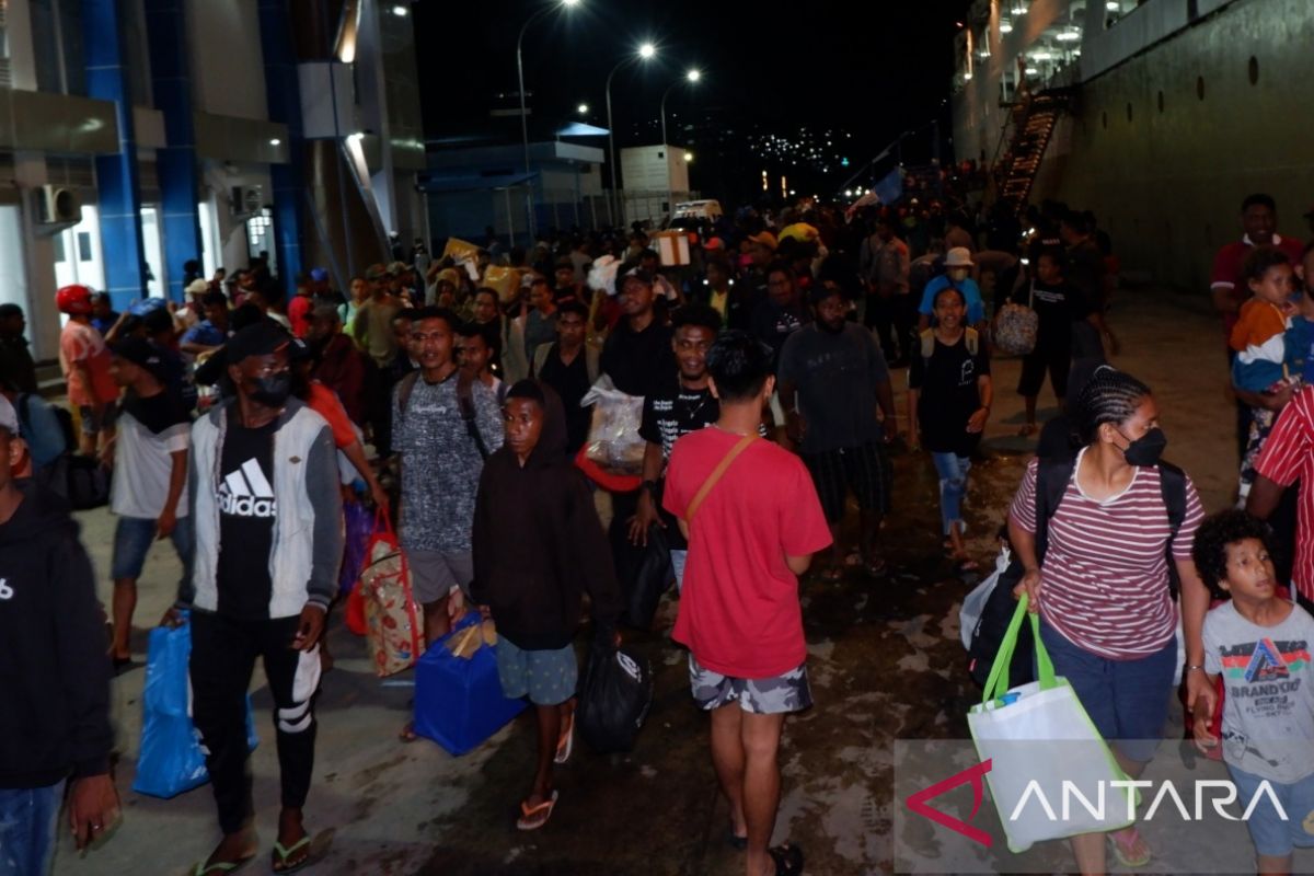 1.350 pemudik arus balik Lebaran tiba di Pelabuhan Jayapura