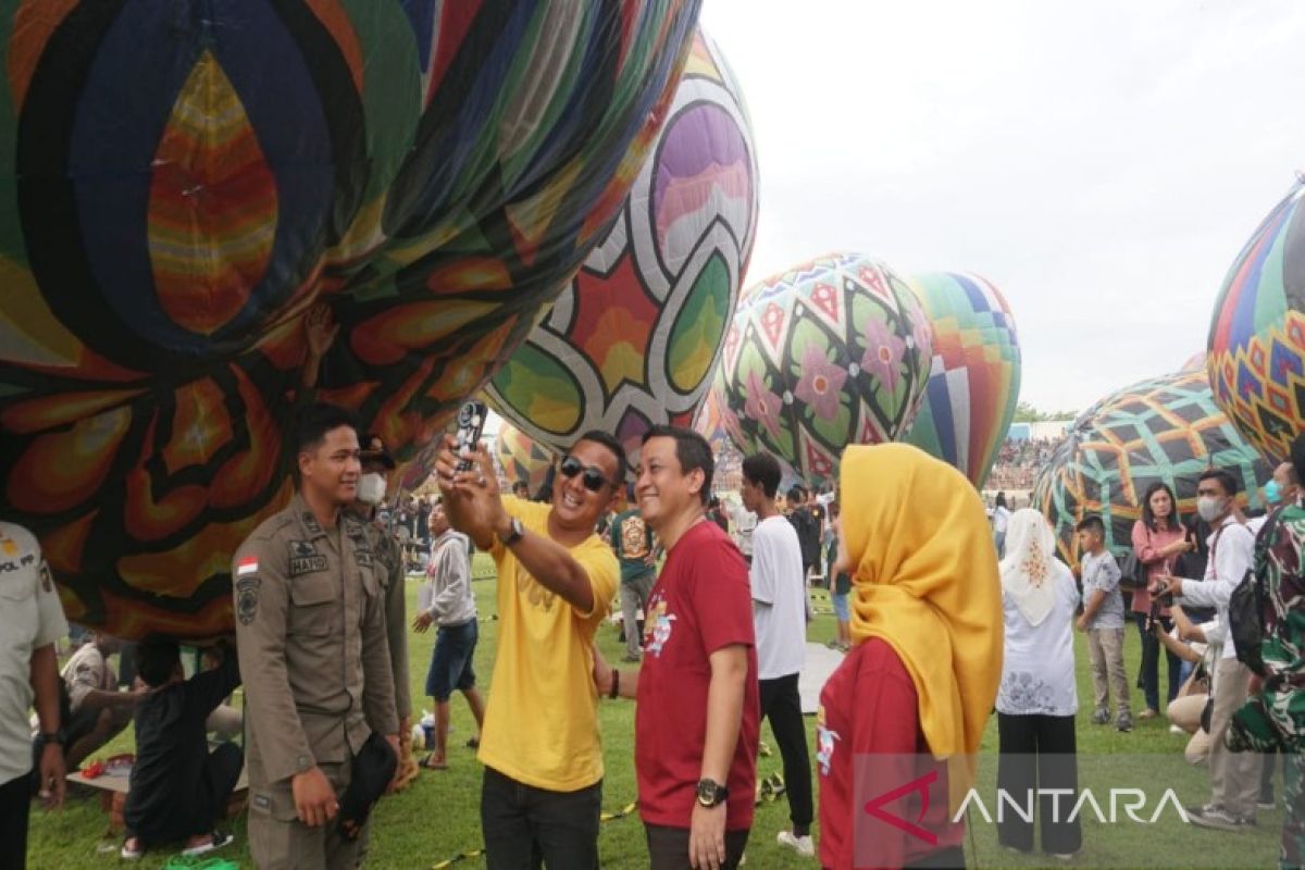 Pemkot Pekalongan-Airnav Indonesia  gelar Festival Balon Tambat