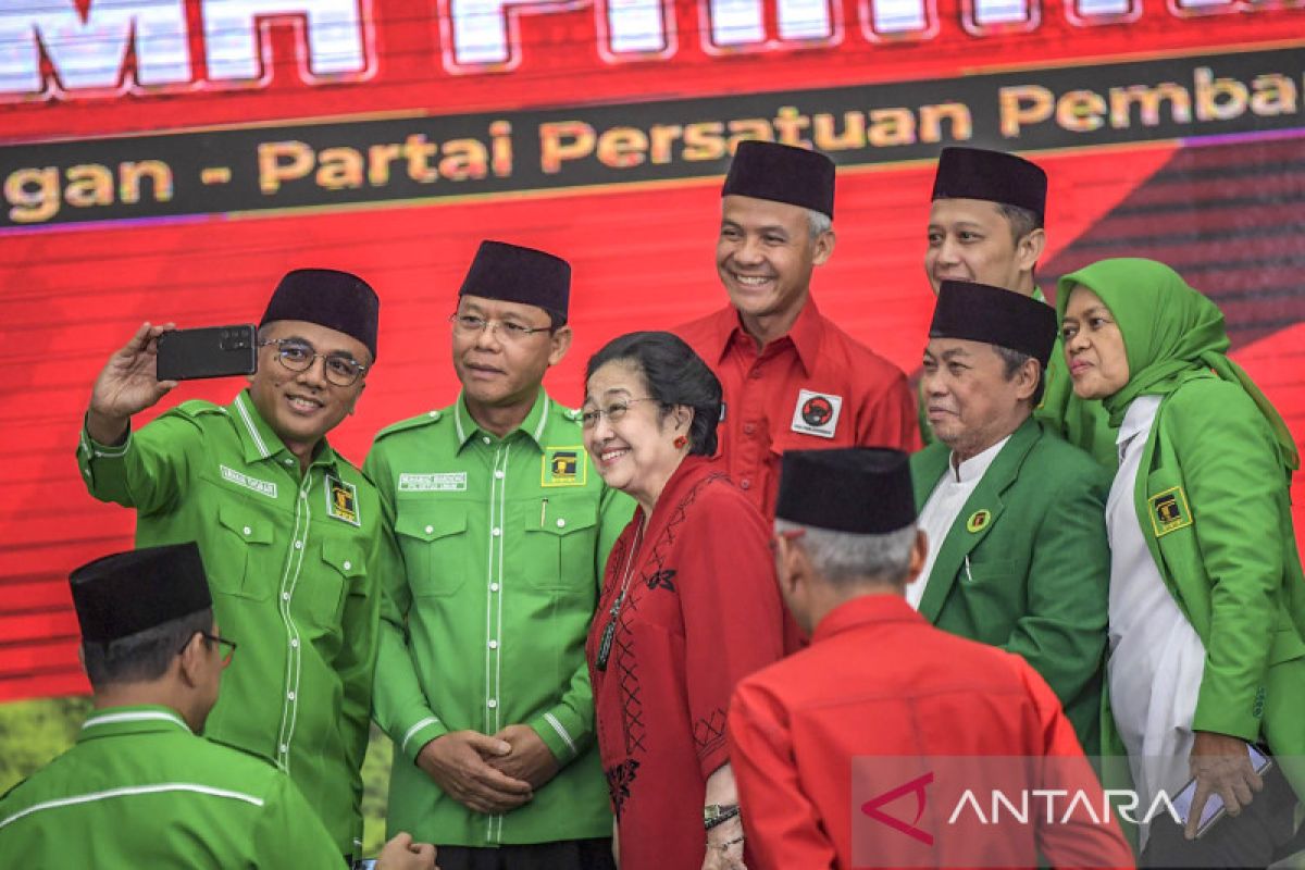 Megawati kantongi 10 nama untuk berpasangan dengan Ganjar