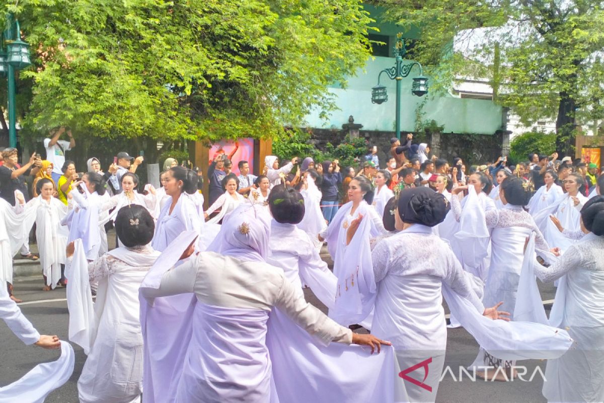 Solo Menari, memperkuat citra Kota Budaya dan upaya menggerakkan ekonomi kreatif