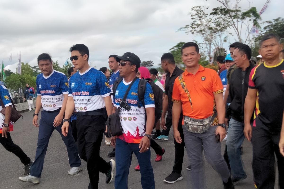 Kapolda Kaltara ikut gerak jalan bersama para buruh di Tarakan