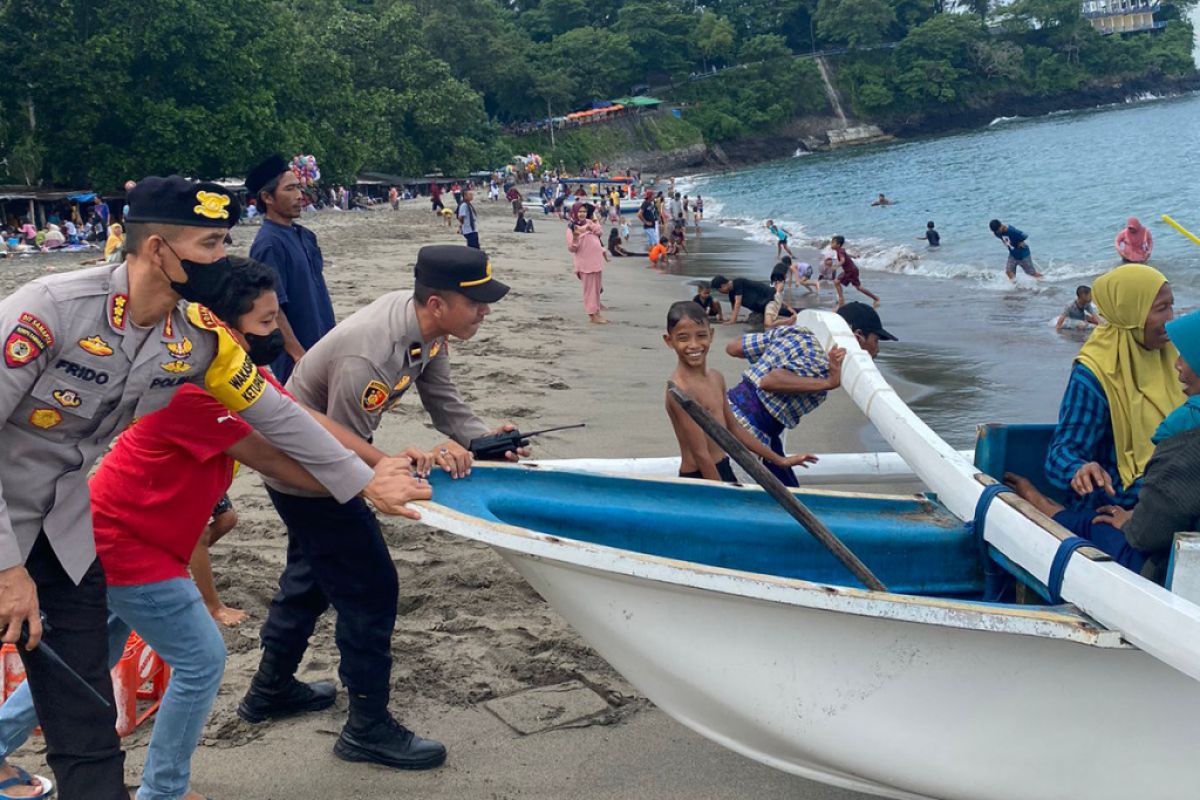 Waspada gelombang laut di NTB dua hari ke depan sampai 4 meter