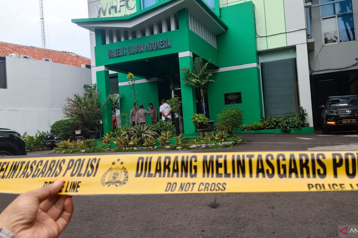 Polisi olah TKP insiden penembakan di gedung MUI