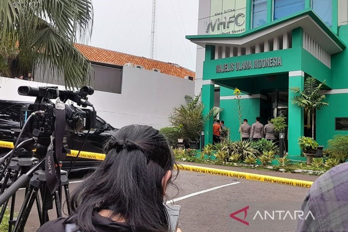 Polisi masih melakukan olah TKP atas insiden penembakan di kantor MUI