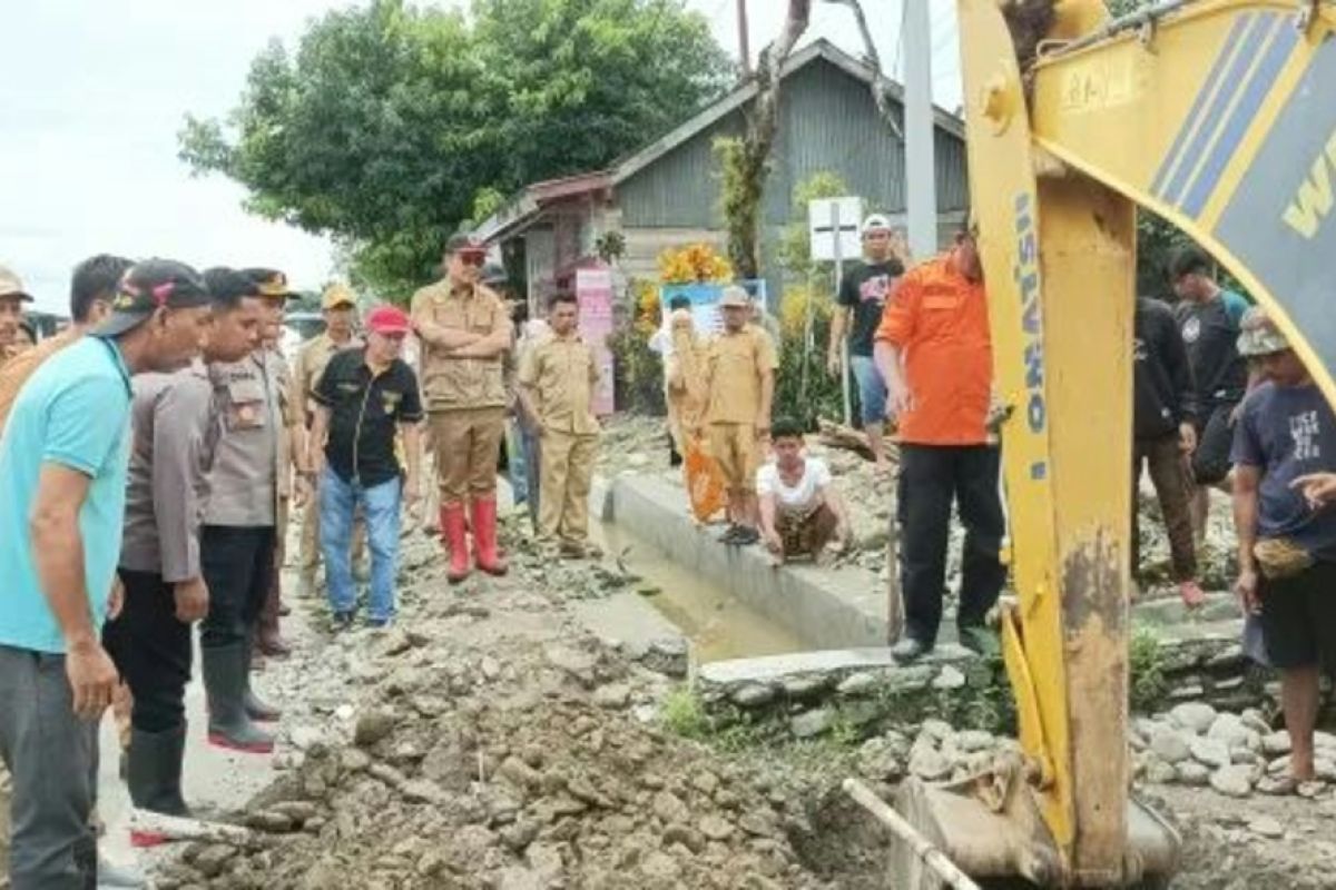 Penjabat Bupati gerak cepat tangani banjir di Kolaka Utara