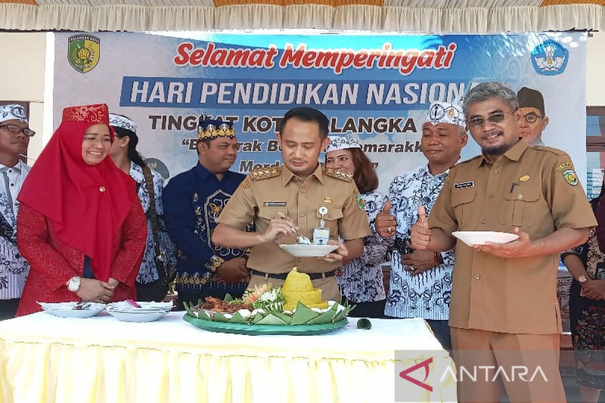 Pemkot berkomitmen tingkatkan mutu pendidikan di Palangka Raya