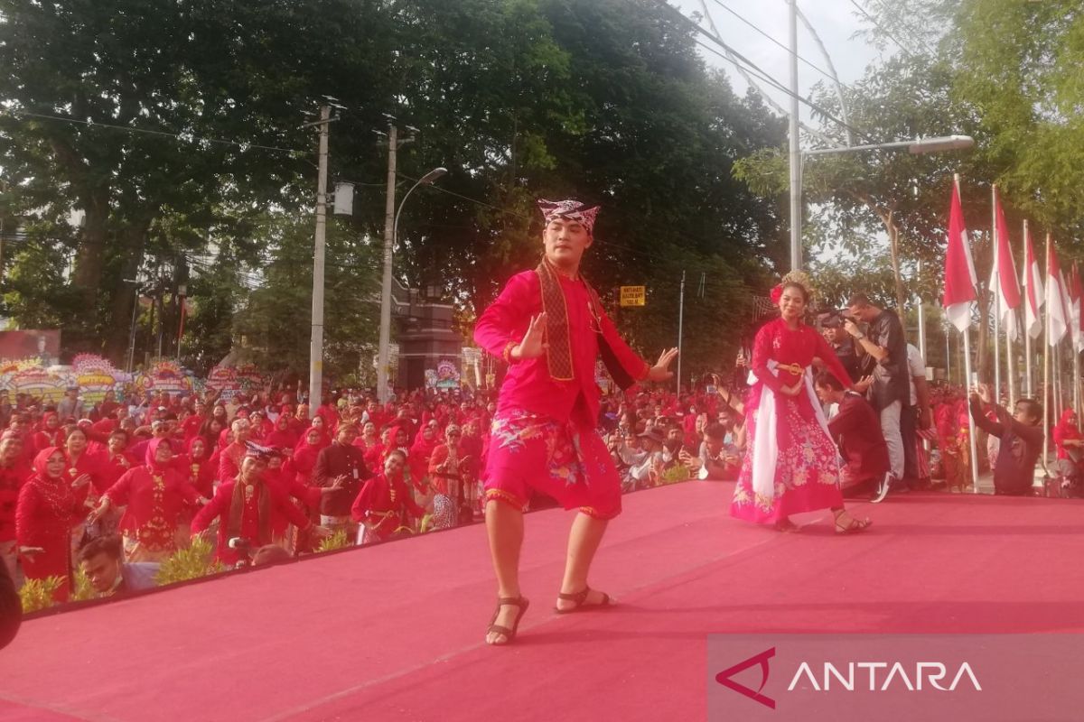 Belasan ribu warga joget bareng ramaikan HUT ke-476 Kota Semarang