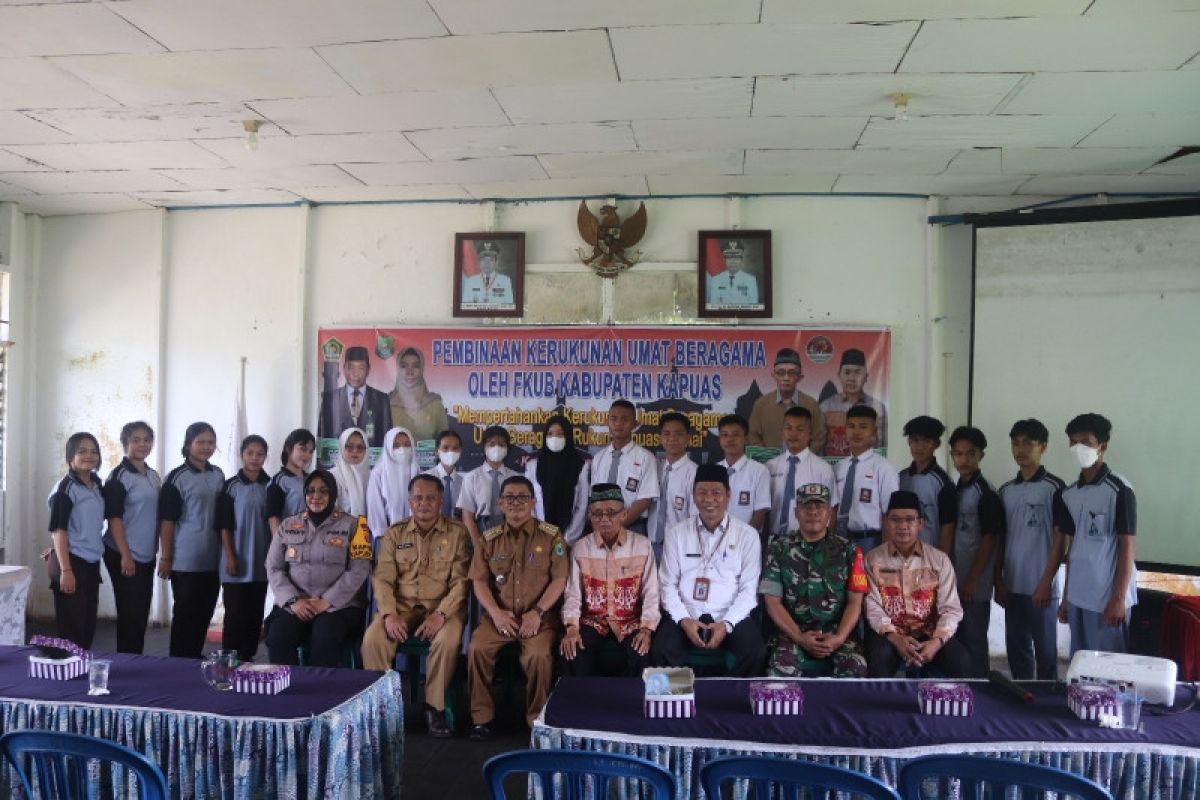 FKUB Kapuas berikan pembinaan kerukunan umat beragama kepada pelajar