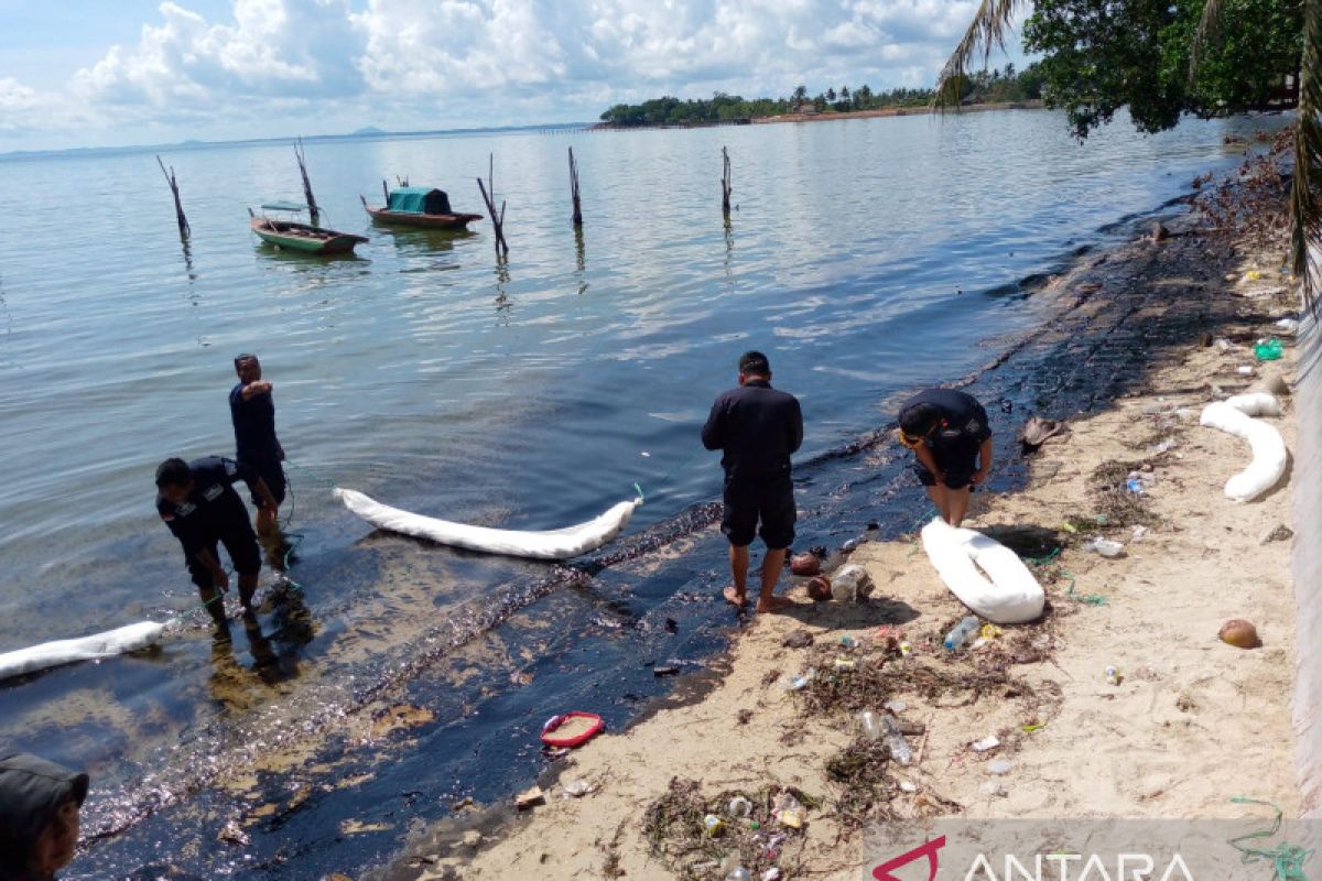 Limbah minyak hitam bisa mengganggu pariwisata Kepri