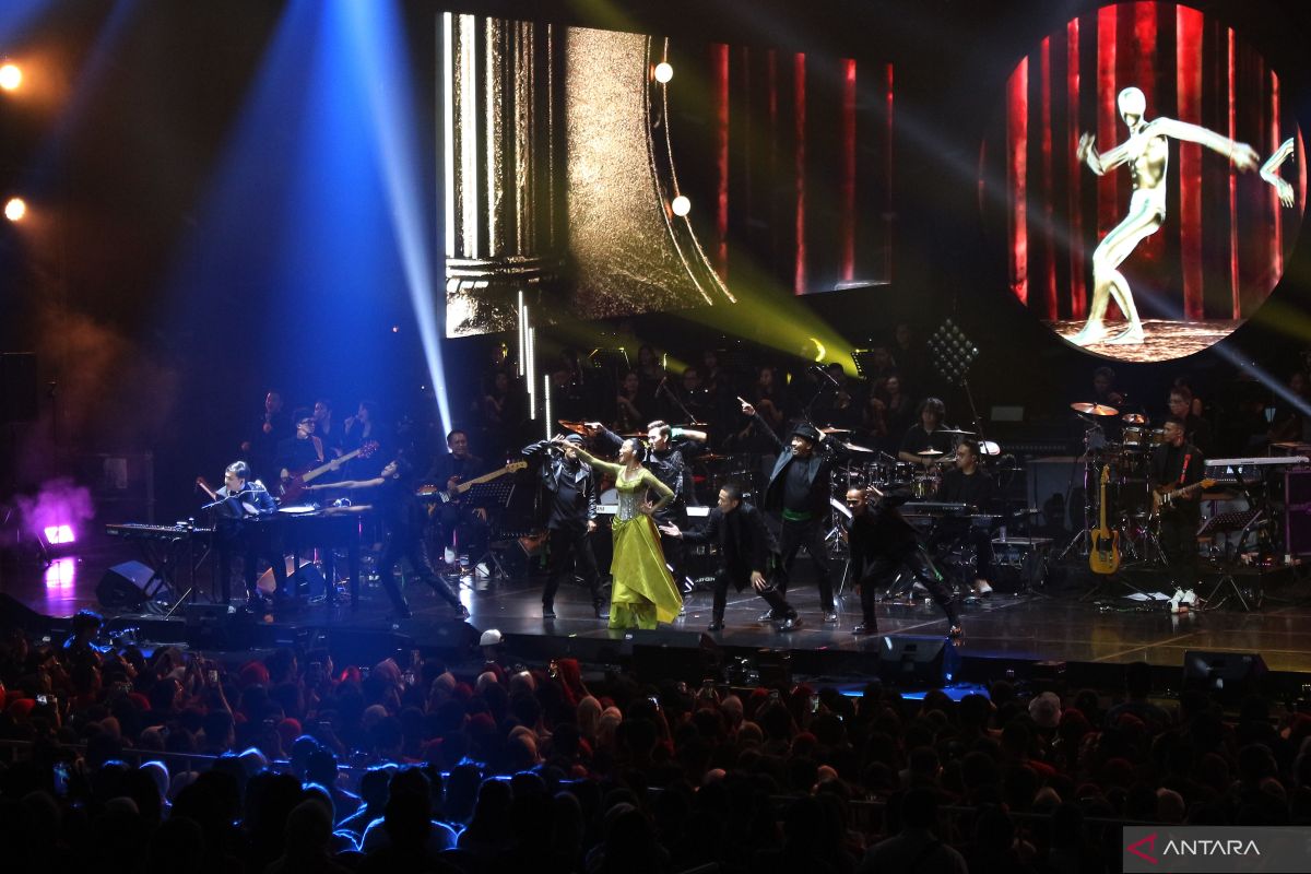 Konser Yovie Widianto hadirkan Tulus duet dengan mendiang "Glenn Fredly"