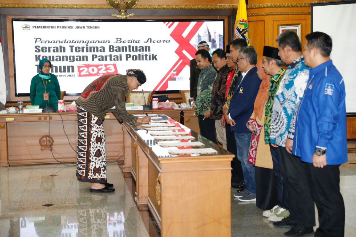 Sembilan parpol di Jateng terima bantuan keuangan Rp33,9 miliar