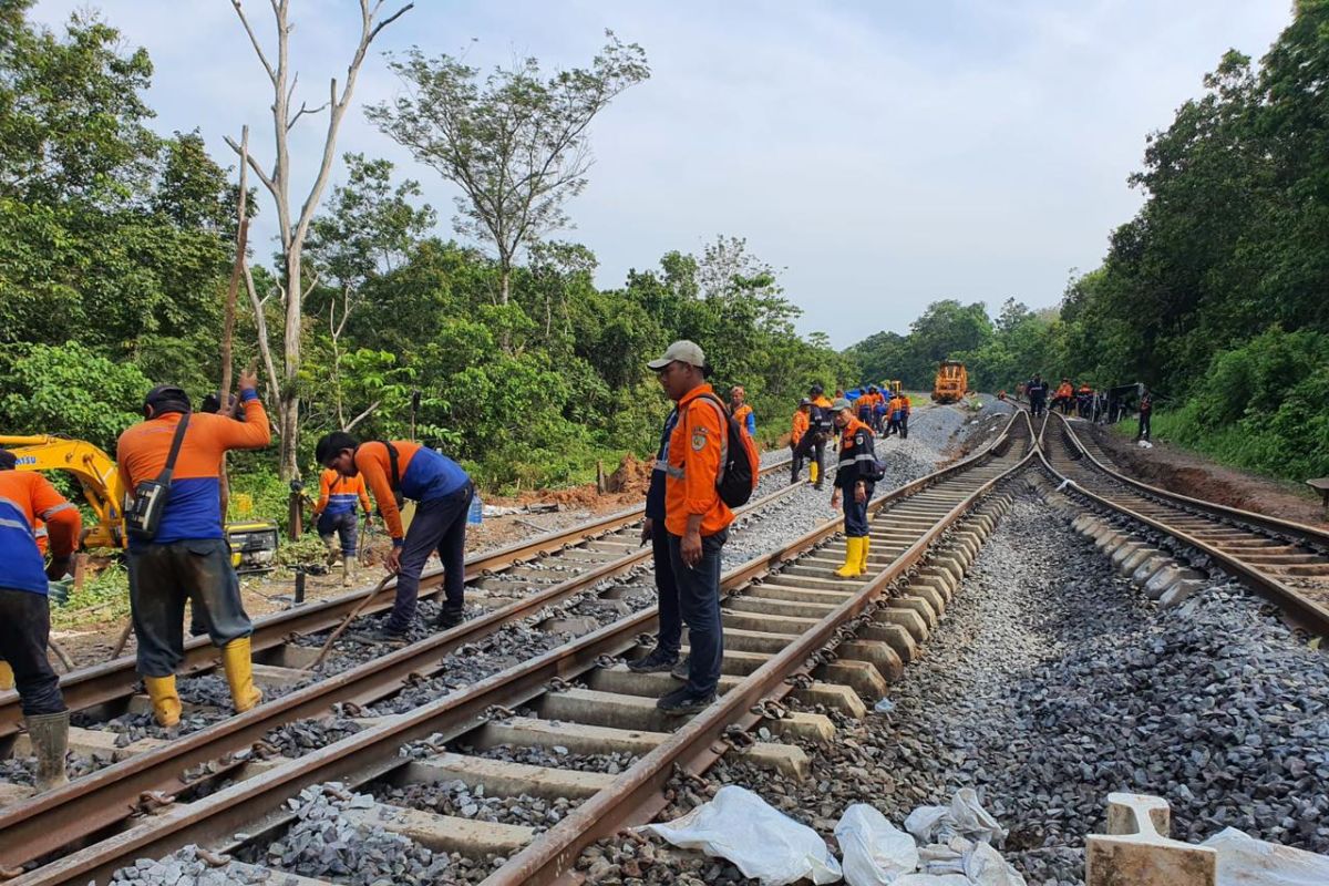 KAI Divre IV kebut proses normalisasi jalur KA amblas