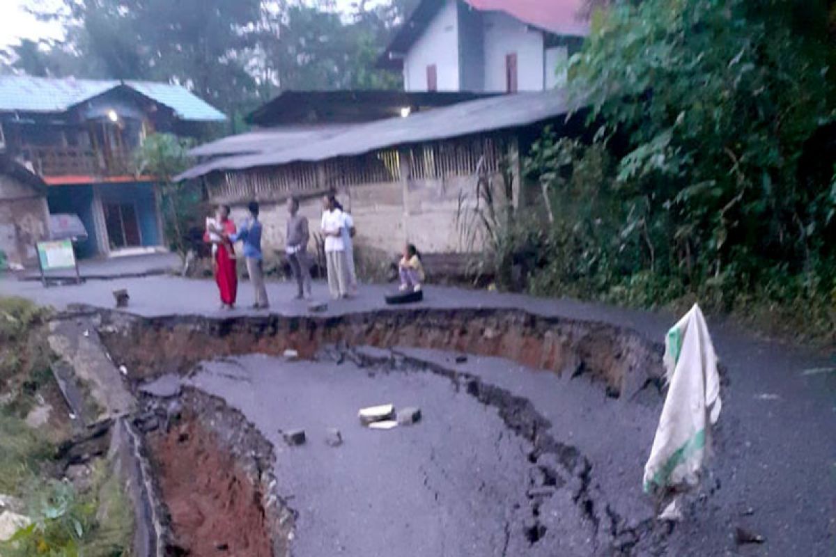 Longsor landa Banjarnegara, tercatat 24 lokasi sejak Sabtu