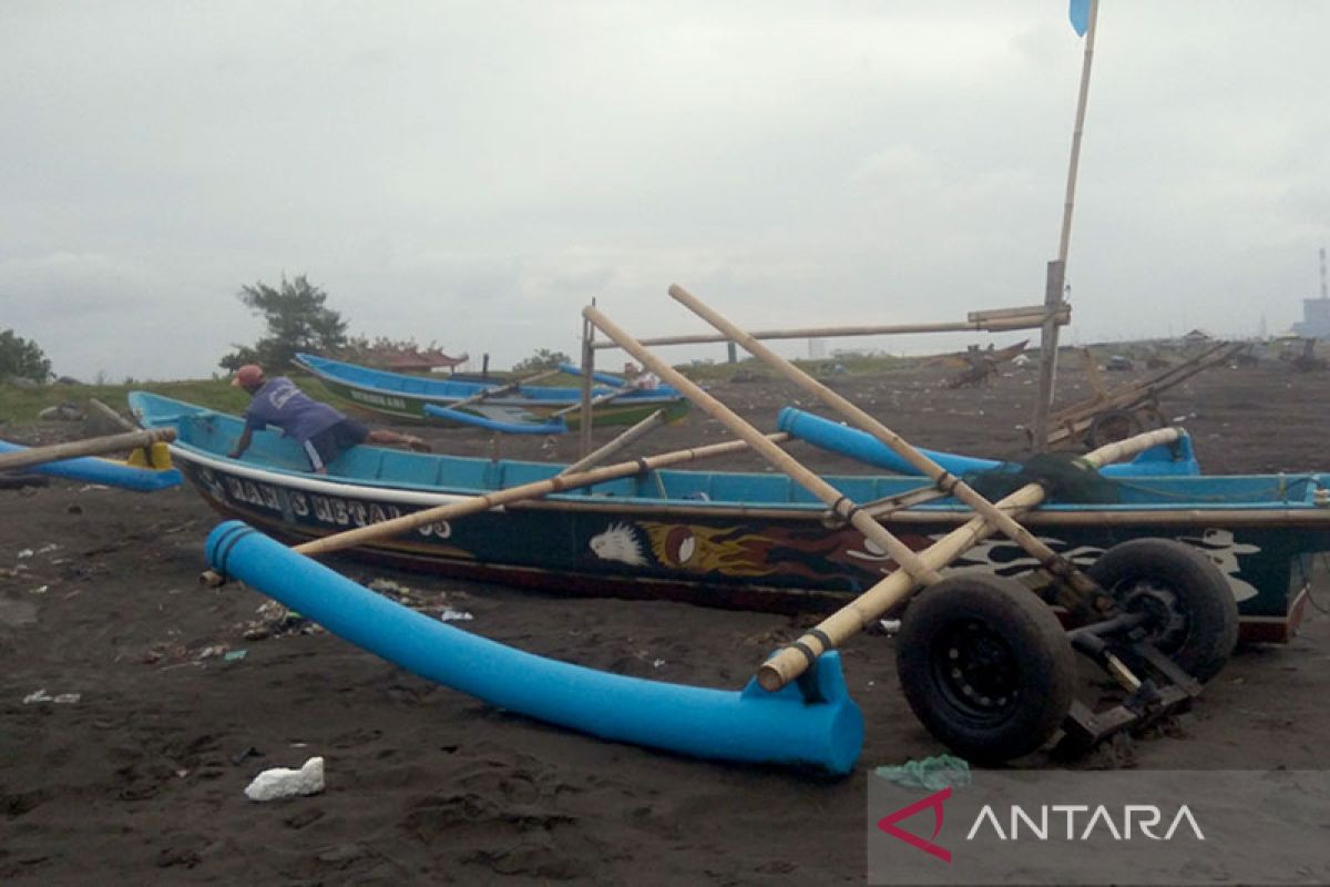 Nelayan Cilacap bersiap panen ikan