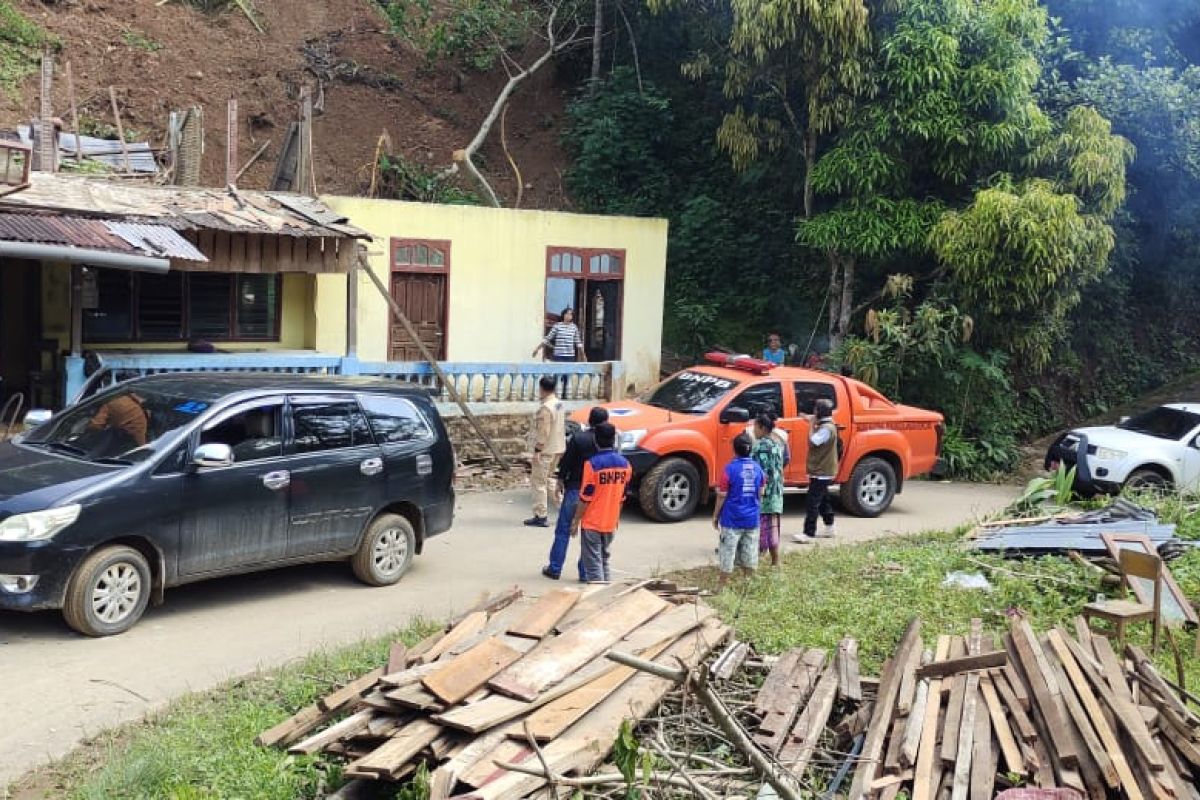 BNPB Berikan Bantuan Penanganan Darurat Bencana Longsor Untuk Sawahlunto