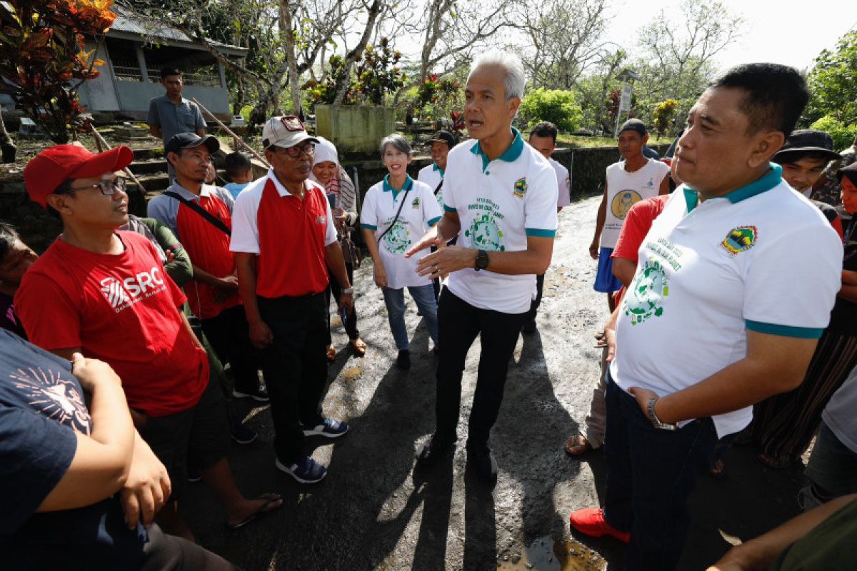 Ganjar cek lokasi pelaporan jalan rusak di Cilacap, ternyata ini hasilnya