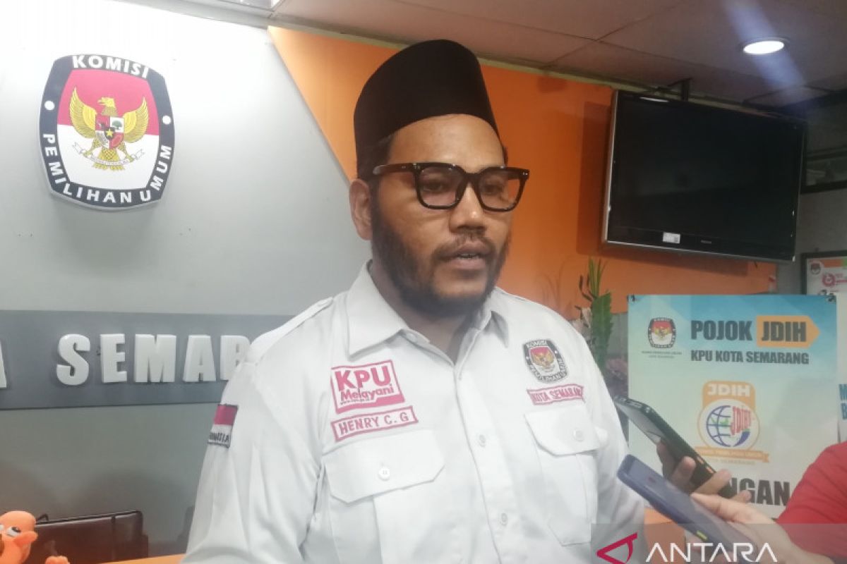 KPU  Semarang terima pendaftaran 50 bacaleg PAN