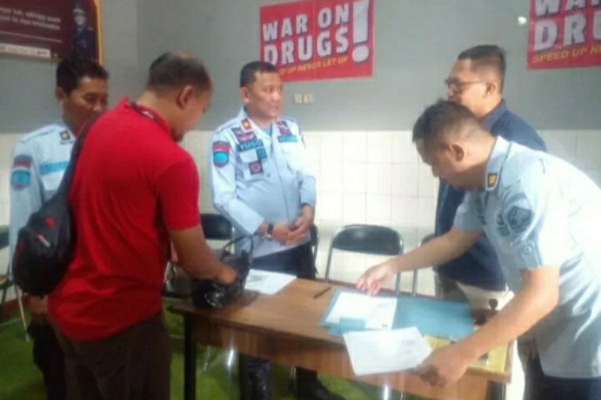 Lapas Tegal temukan paket narkoba yang dilempar dari luar tembok