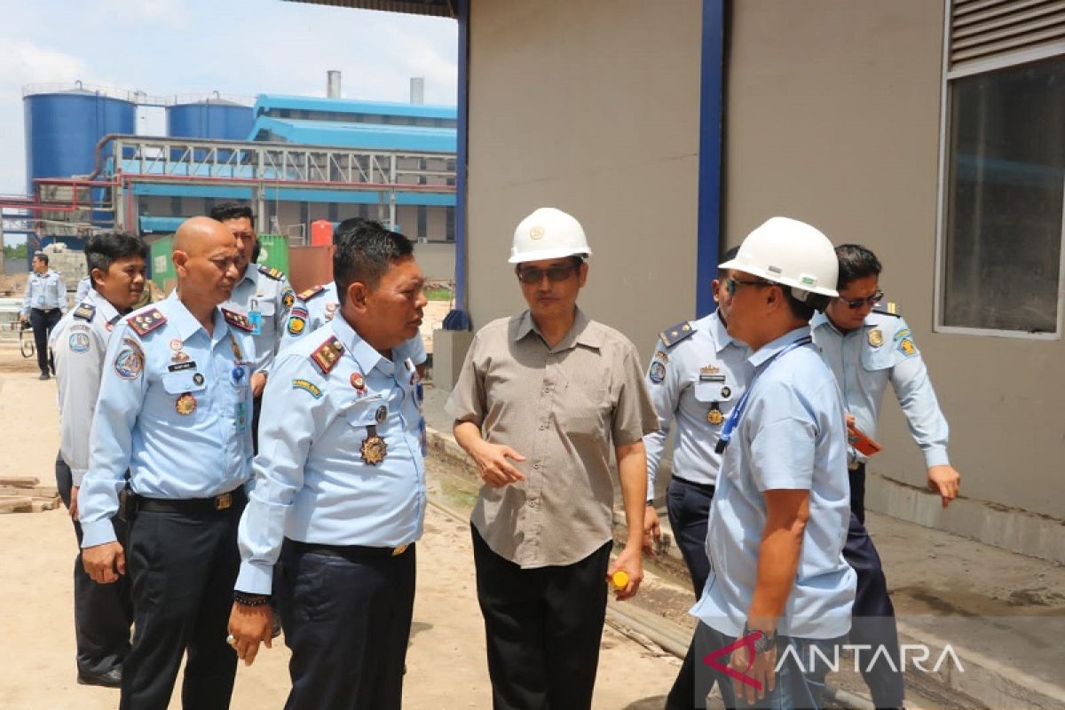 Periksa pekerja asing di Dumai, Kakanwil : Ketahuan kong kalikong, akan saya sanksi berat!