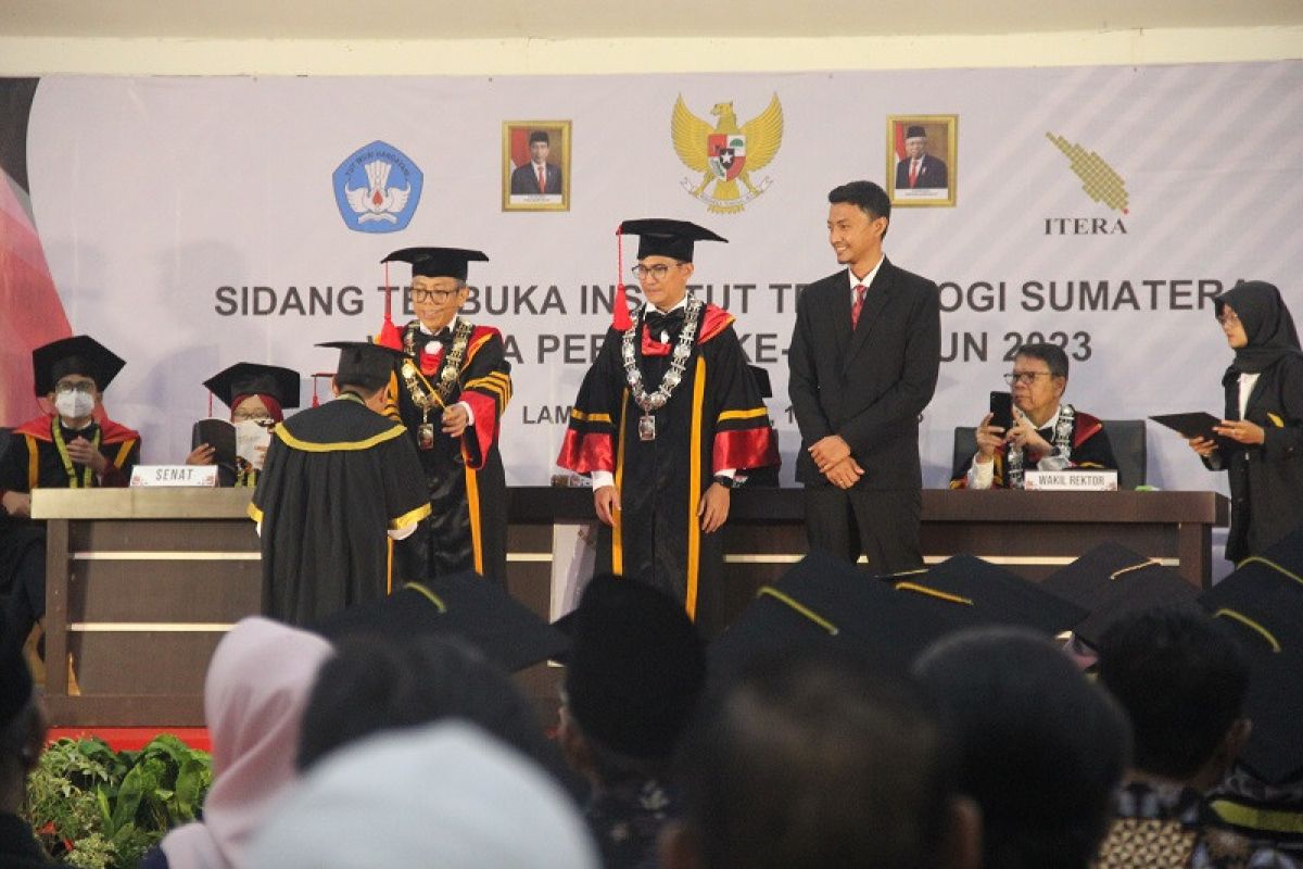 Wisuda ke-14 Itera, 103 sarjana baru siap berkontribusi membangun negeri