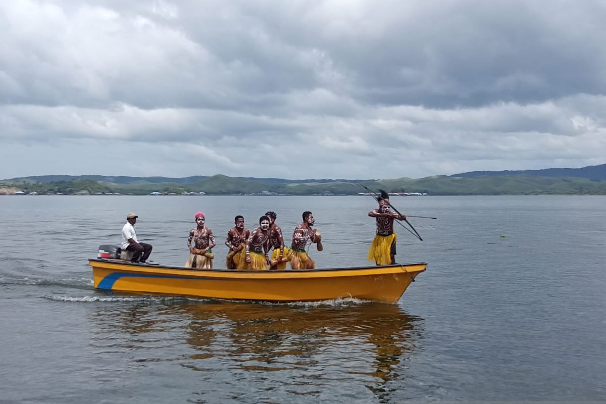 Kemenparekraf imbau masyarakat menjaga kebersihan Danau Sentani