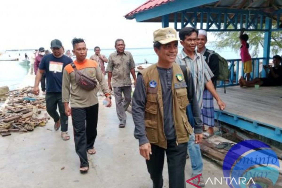 Wabup Selayar antar bantuan AMCF sebesar Rp500 juta untuk warga kepulauan