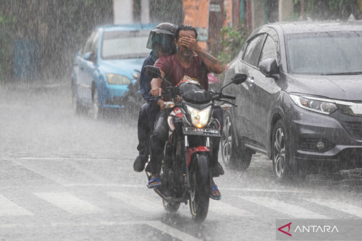 Daerah di Indonesia diguyur hujan lebat