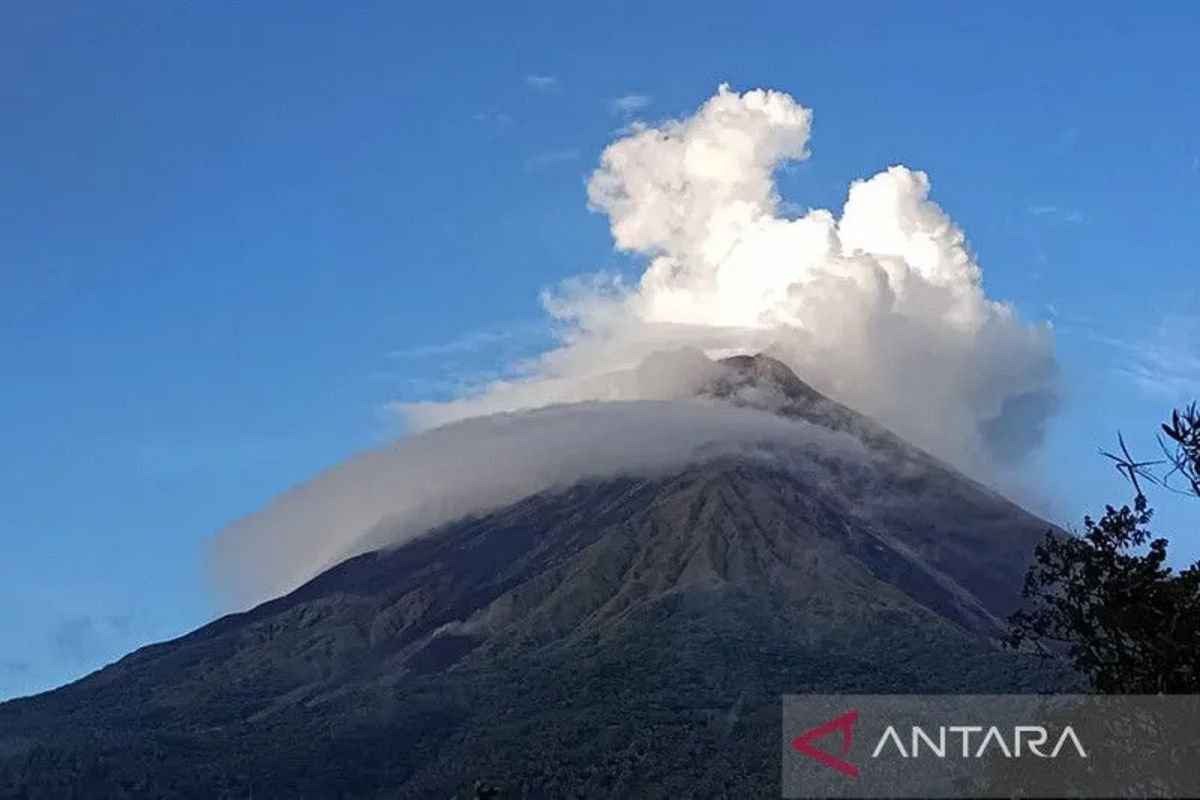 PVMBG rekam 60 gempa guguran Guguran Karangetang hingga pertengahan Mei 2023