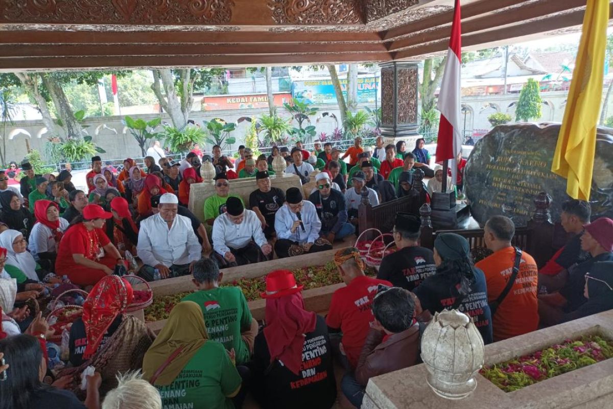 Relawan pendukung Ganjar Pranowo deklarasi dukungan di Blitar