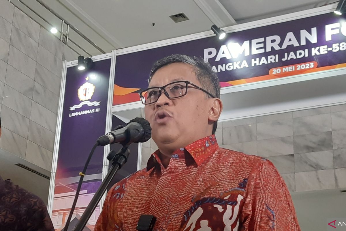 Hasto tak ambil pusing soal pertemuan Prabowo dan Gibran