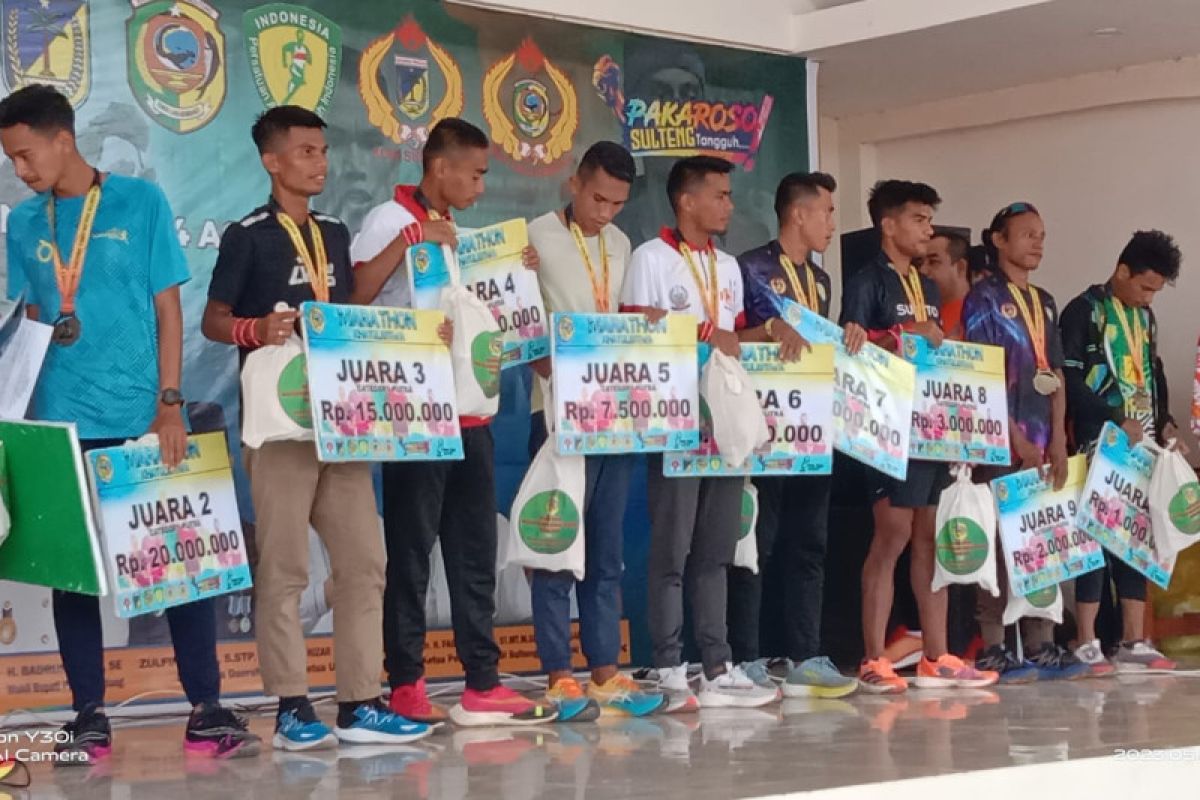 Dua pelari marathon Sulsel rebut tiket PON