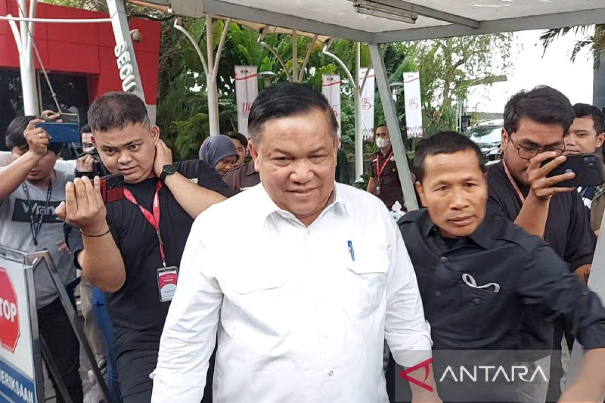 SF Hariyanto membisu usai diperiksa KPK