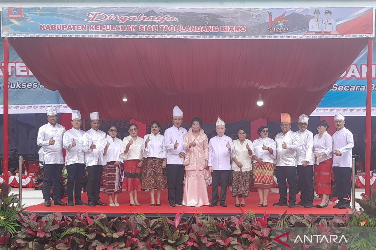 Peringati HUT ke-16 Kabupaten Sitaro, Pemkab gelar upacara bendera