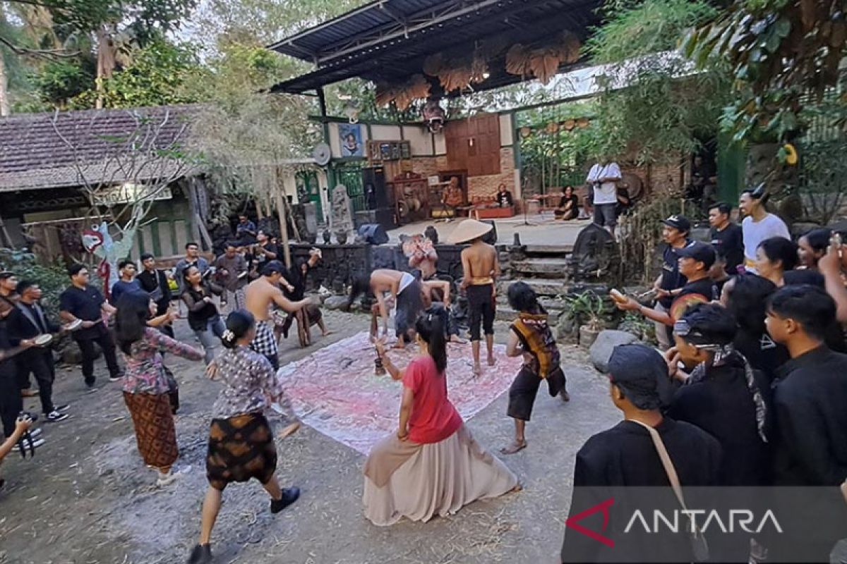 Masih terbuka jalan pencarian peradaban  desa