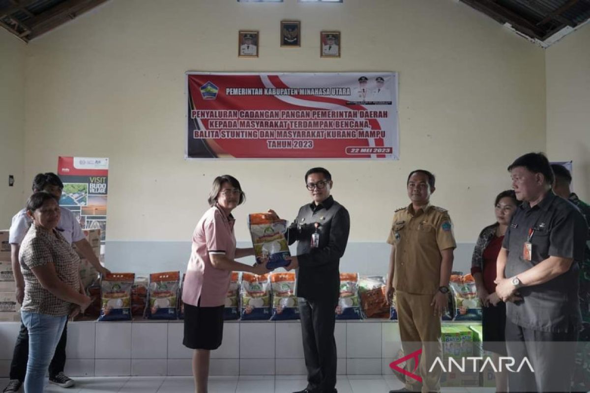 Bupati Minut salurkan cadangan pangan pemerintah ke masyarakat