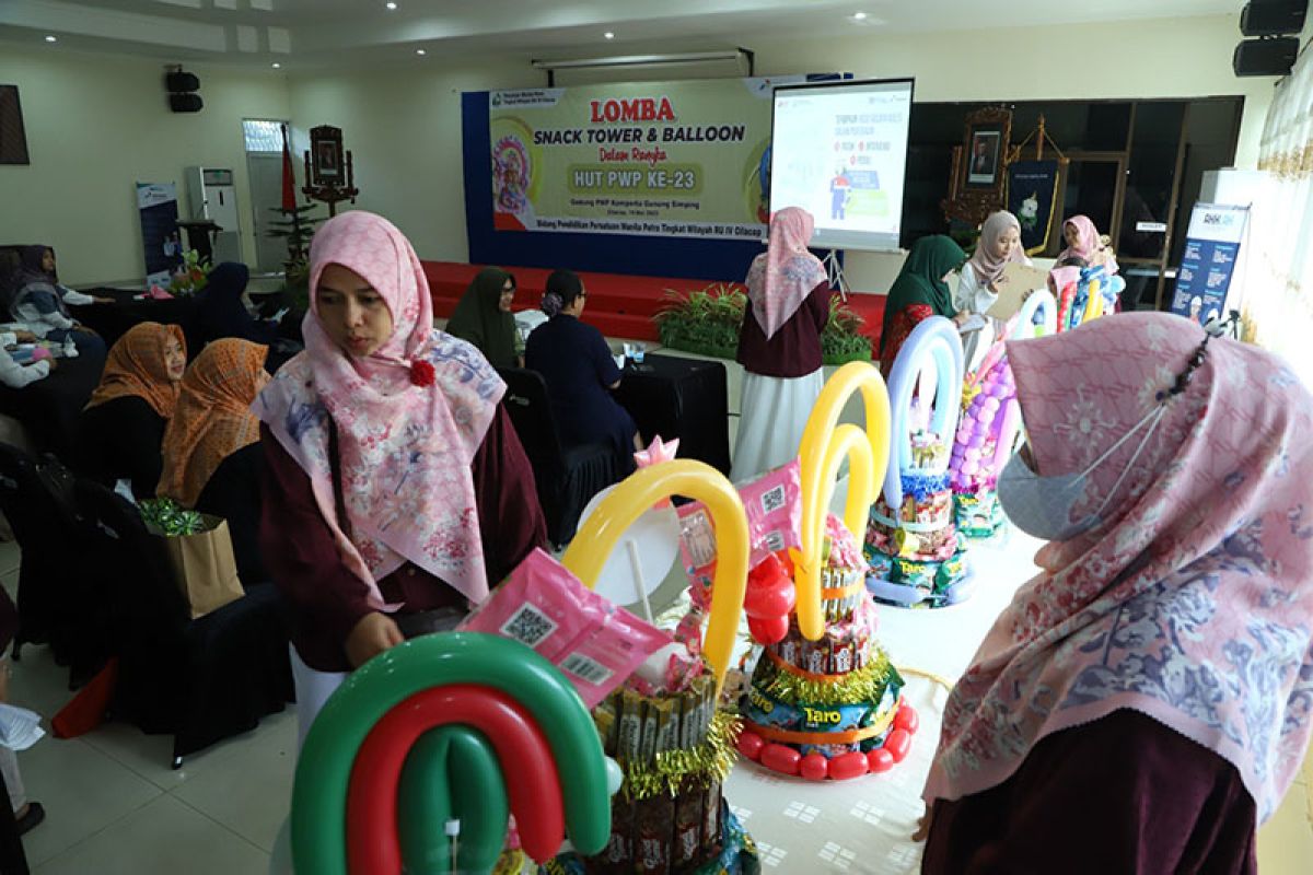 Lomba snack tower balon warnai HUT PWP Pertamina Cilacap