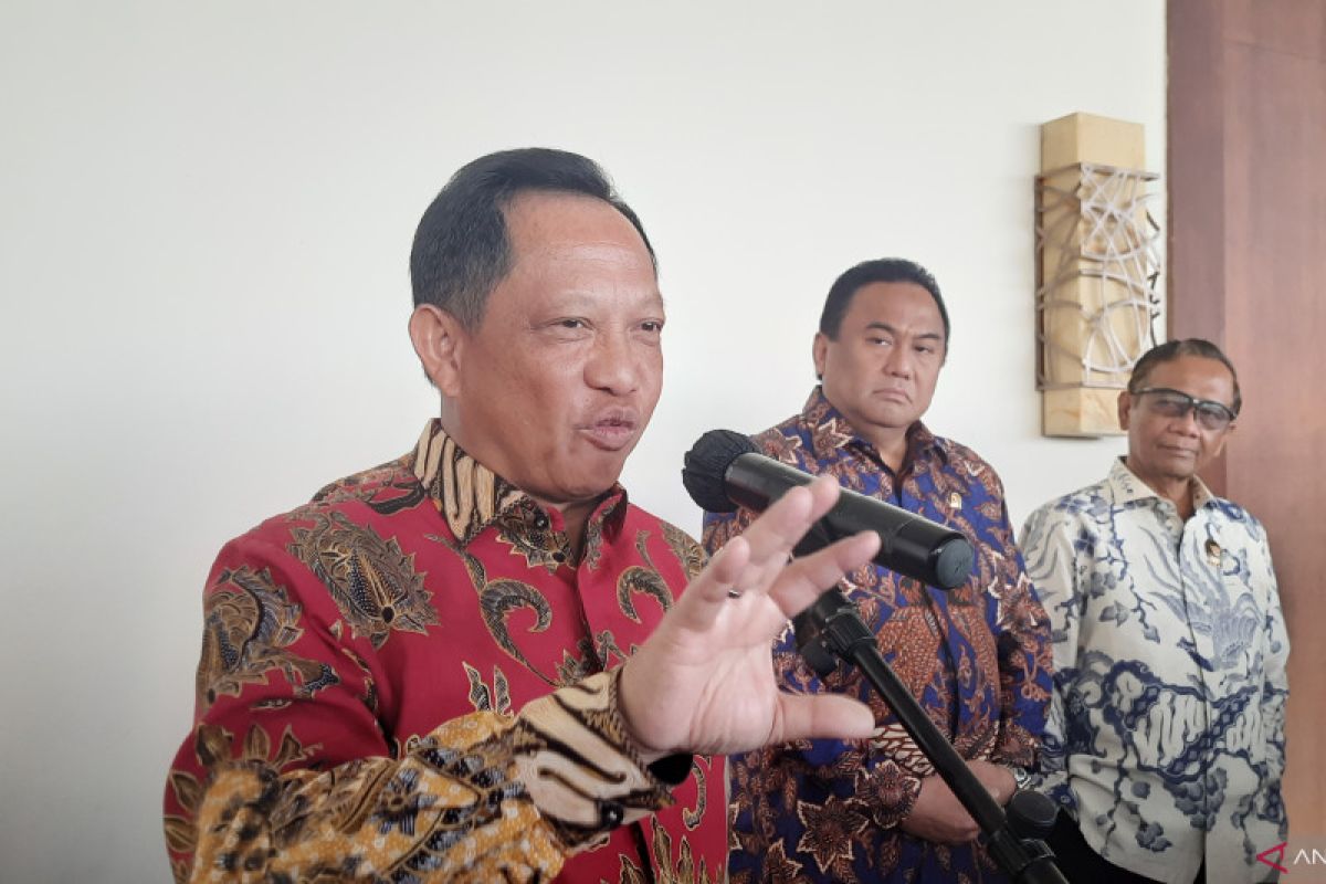 Mendagri Tito Karnavian ungkap asal pasokan senjata KKB di Papua