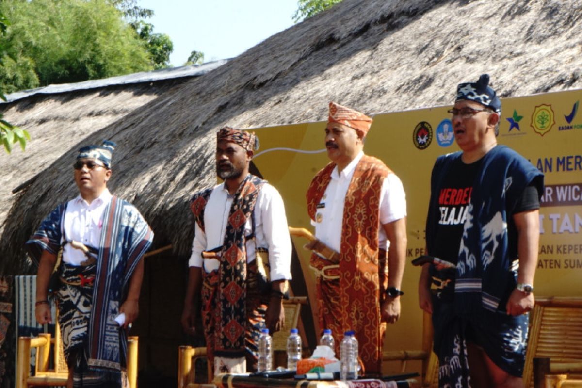 Kemendikbud: Masyarakat adat miliki potensi dongkrak ekonomi