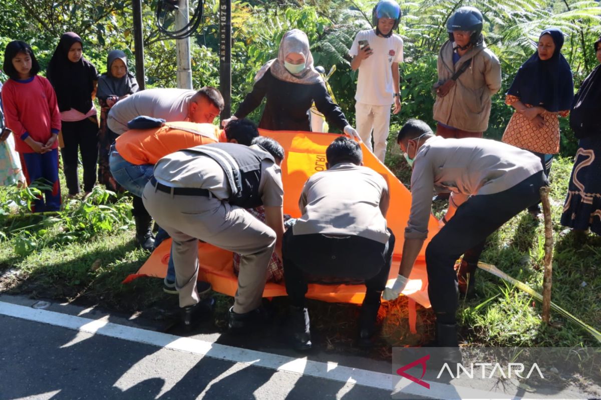 Penemuan sosok mayat perempuan gegerkan warga di Solok