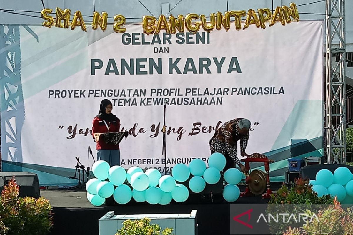 SMAN 2 Banguntapan Bantul kuatkan karakter siswa melalui "Panen Karya"